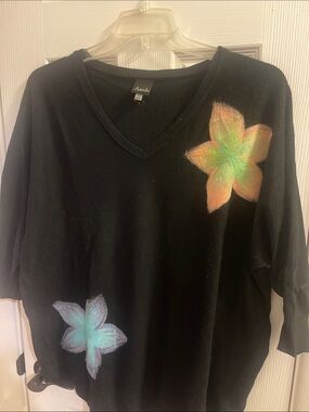 Aaeda Boutique Black V-Neck Sweater  Pastel Floral Accents  Size 1XL Retail $79